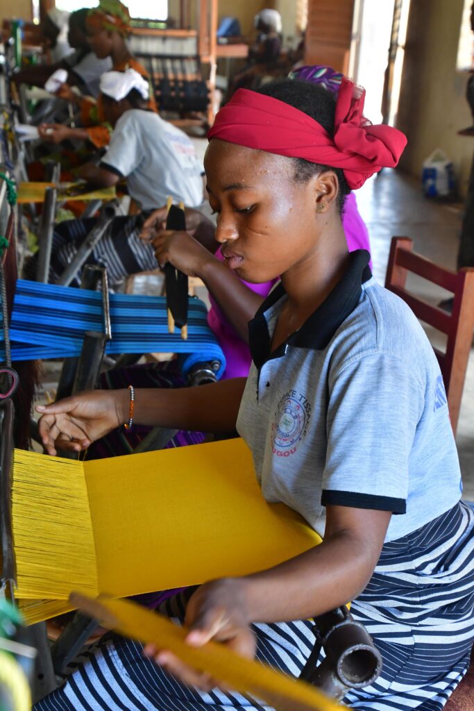 Espace Tissage Benin Il Sandalo Equosolidale